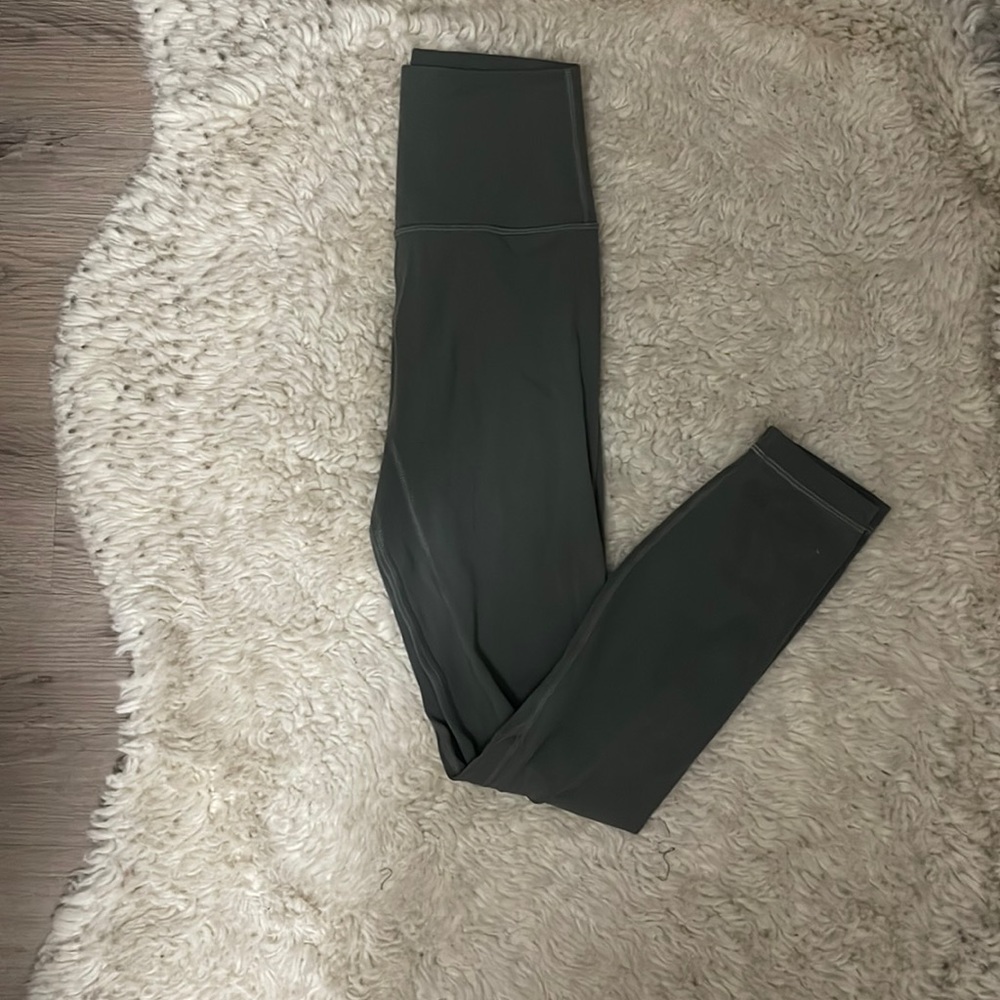 Lululemon Sage Green 28” Leggings